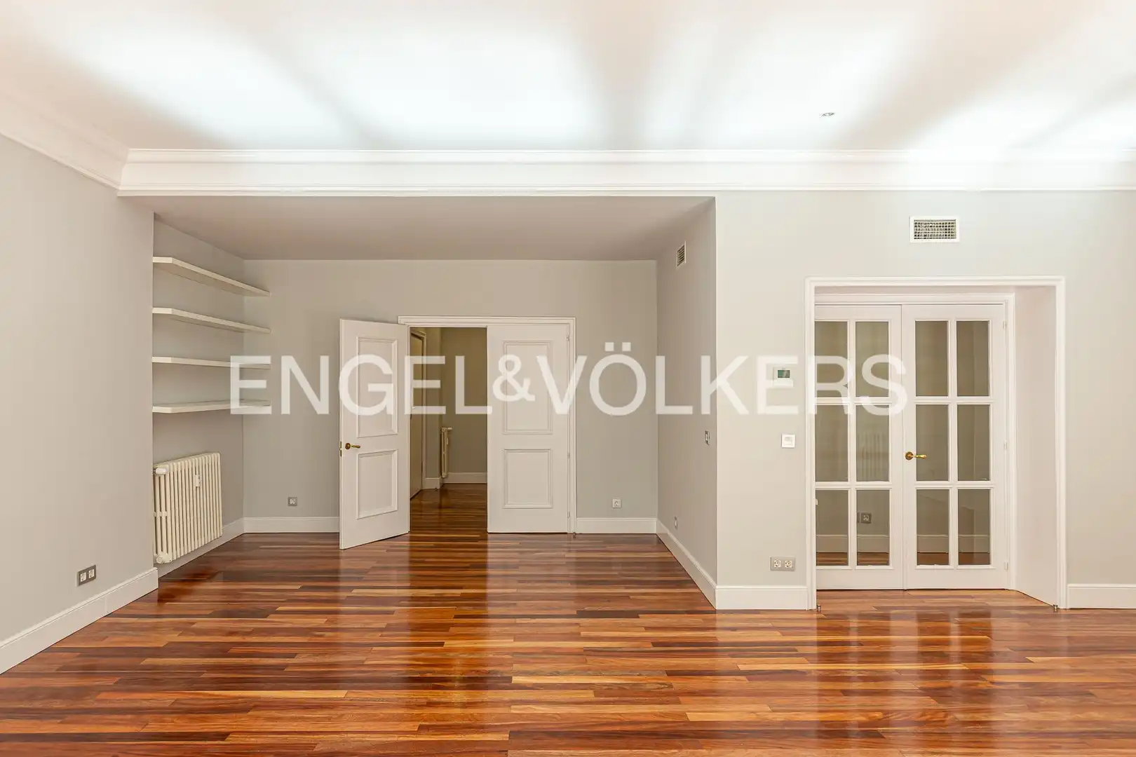 Piso en venta en Madrid con Calefacción, Terraza y Trastero