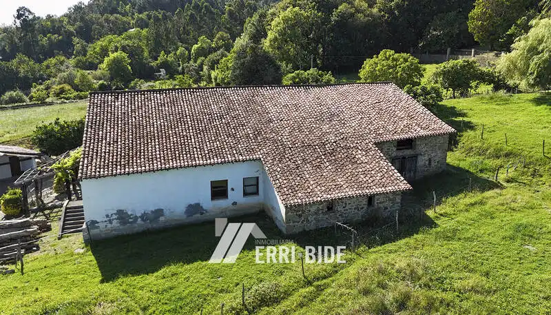 Außenansicht von Country house zum Verkauf in Maruri-Jatabe mit Privatgarten und Abstellraum