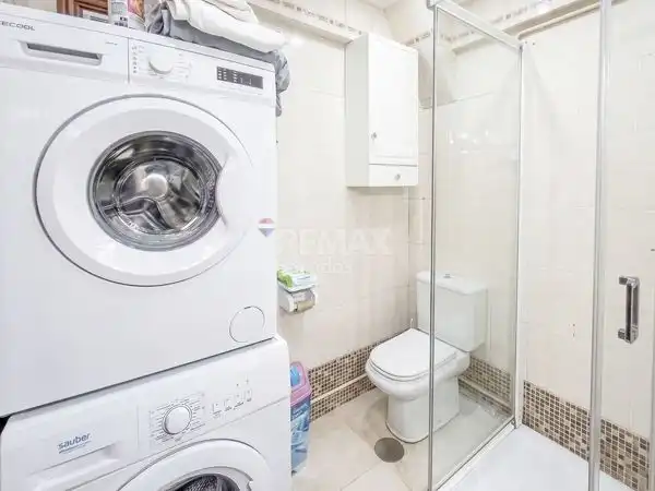 Baño de Piso en venta en Vigo  con Calefacción y Trastero