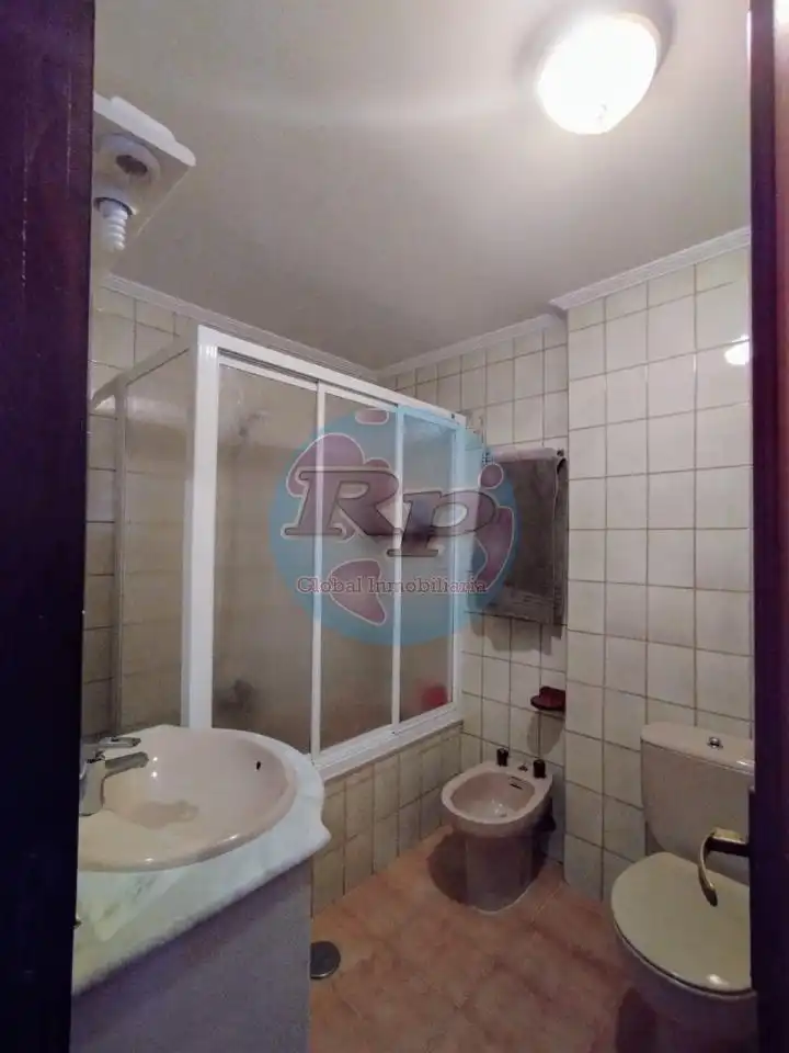Badezimmer von Wohnung zum Verkauf in Villablino mit Heizung und Terrasse