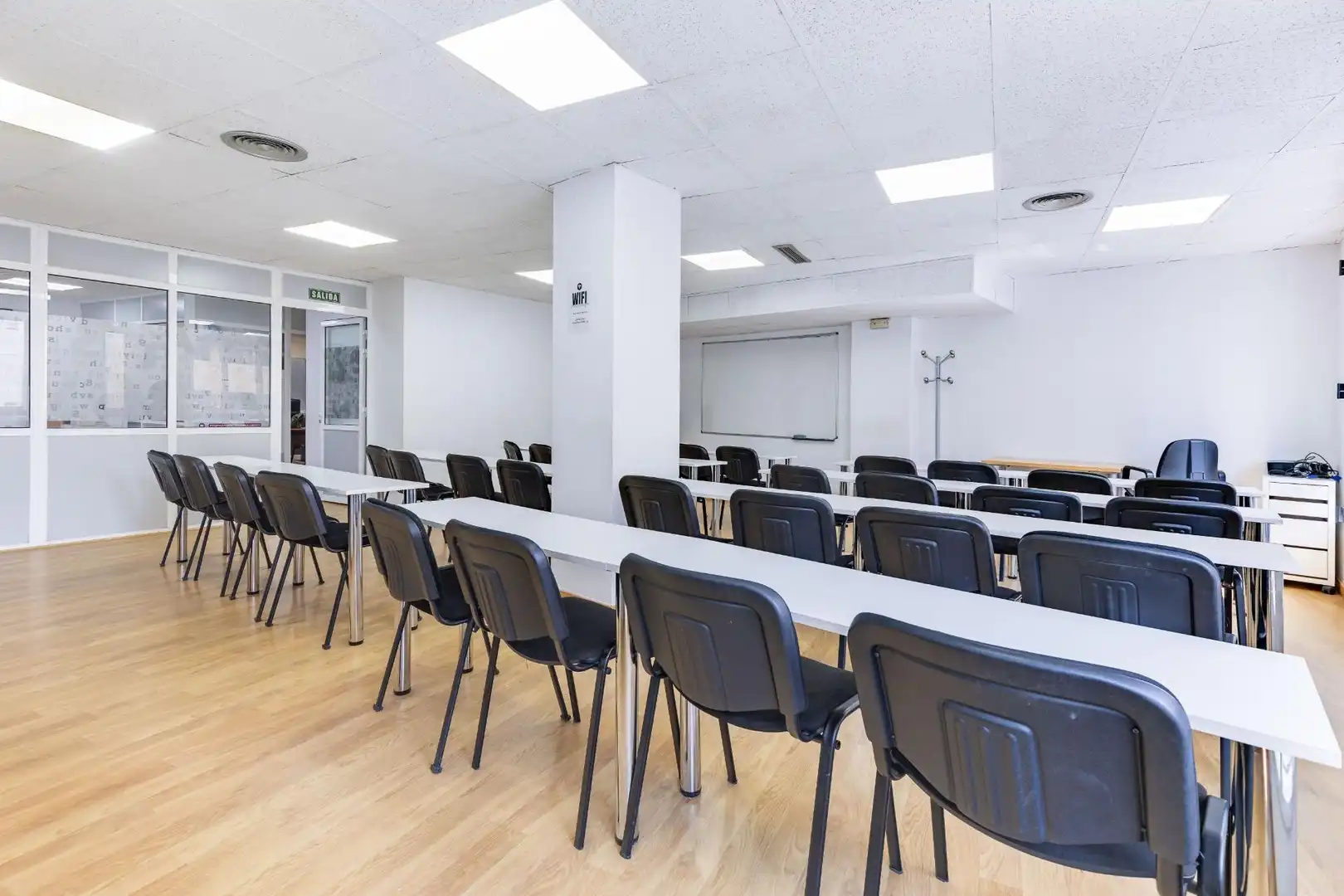 Office for rent in Valencia  with Air Conditioner and Heating