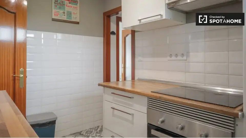 Kitchen of Flat for rent in Madrid  with Air Conditioner, Heating and Furnished
