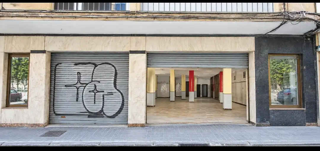 Local comercial en venta en Calle Arango