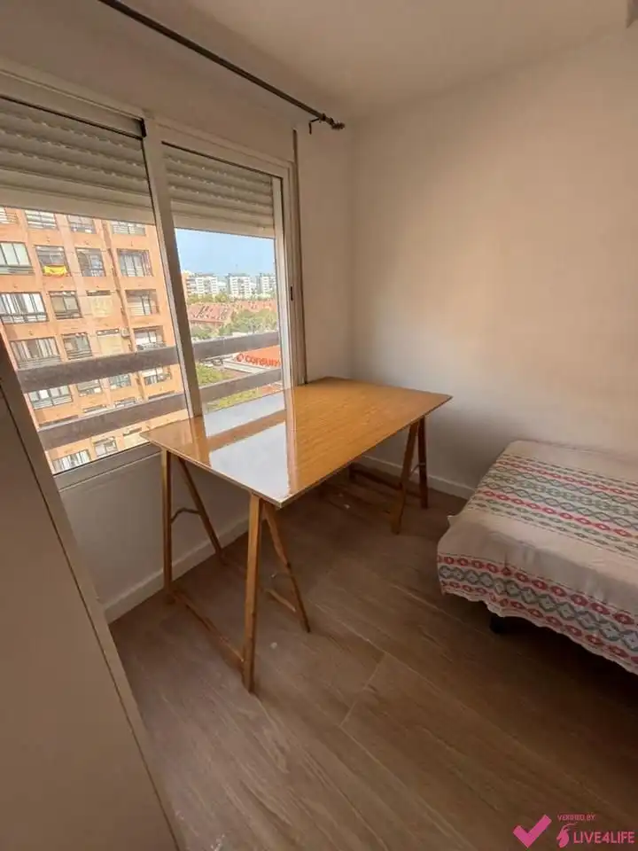 Bedroom of Flat for rent in Benimaclet