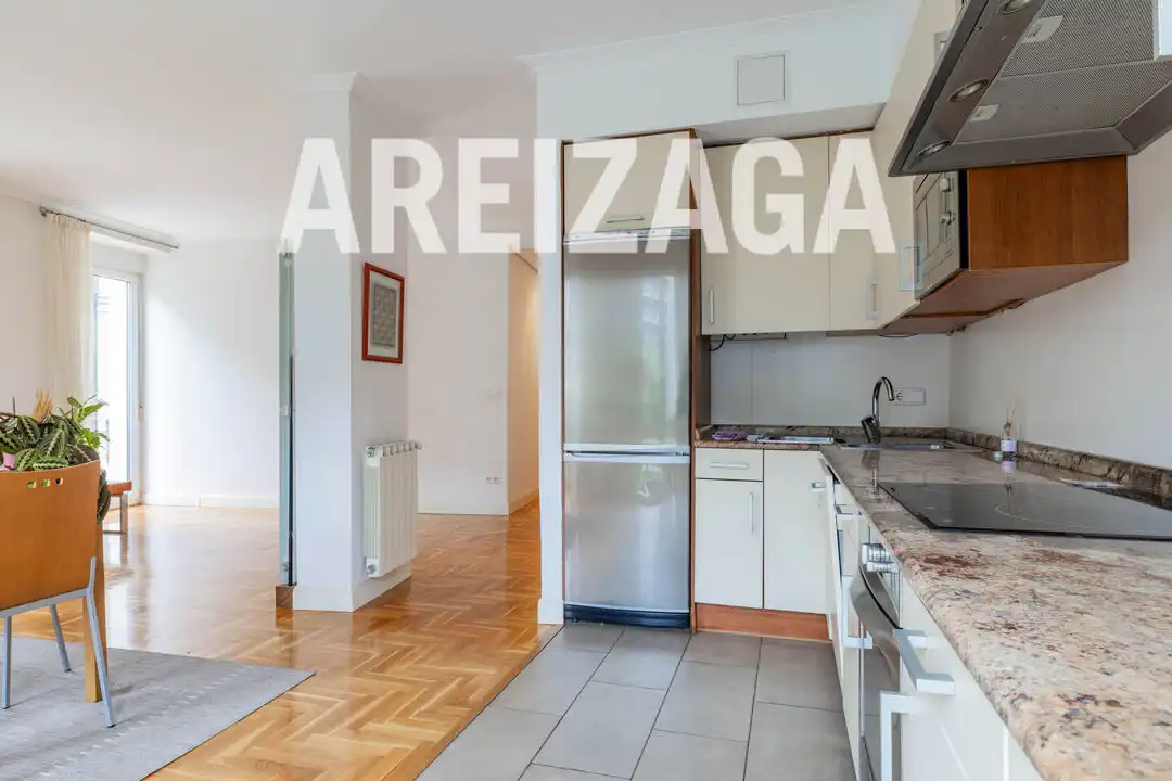 Cocina de Piso en venta en Donostia - San Sebastián  con Calefacción y Balcón