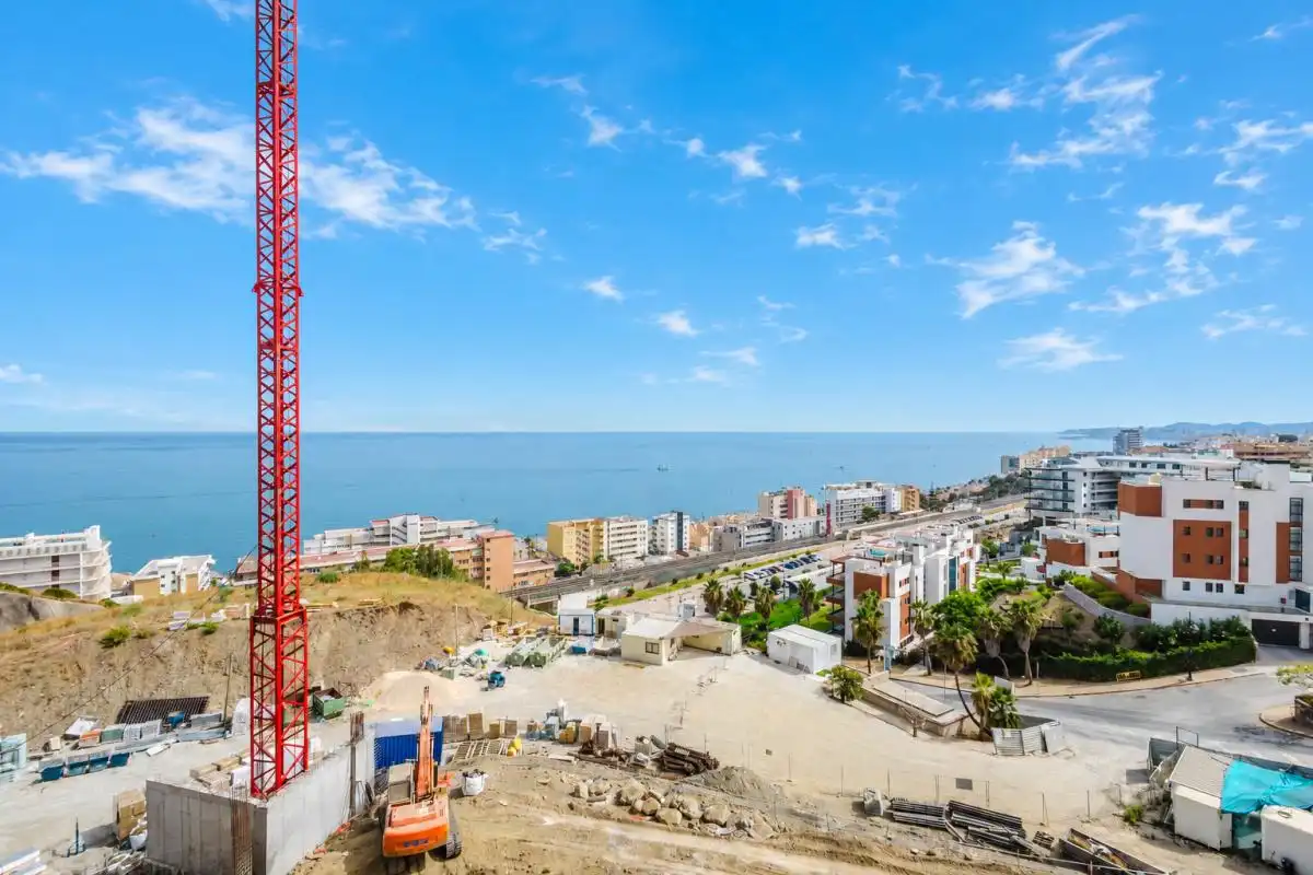 Außenansicht von Erdgeschoss zum Verkauf in Fuengirola mit Heizung, Terrasse und Abstellraum