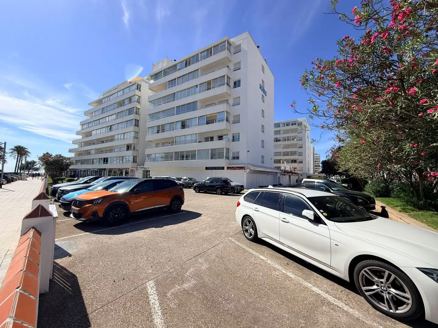 Aparcament de Apartament en venda en Roses amb Aire condicionat, Calefacció i Terrassa