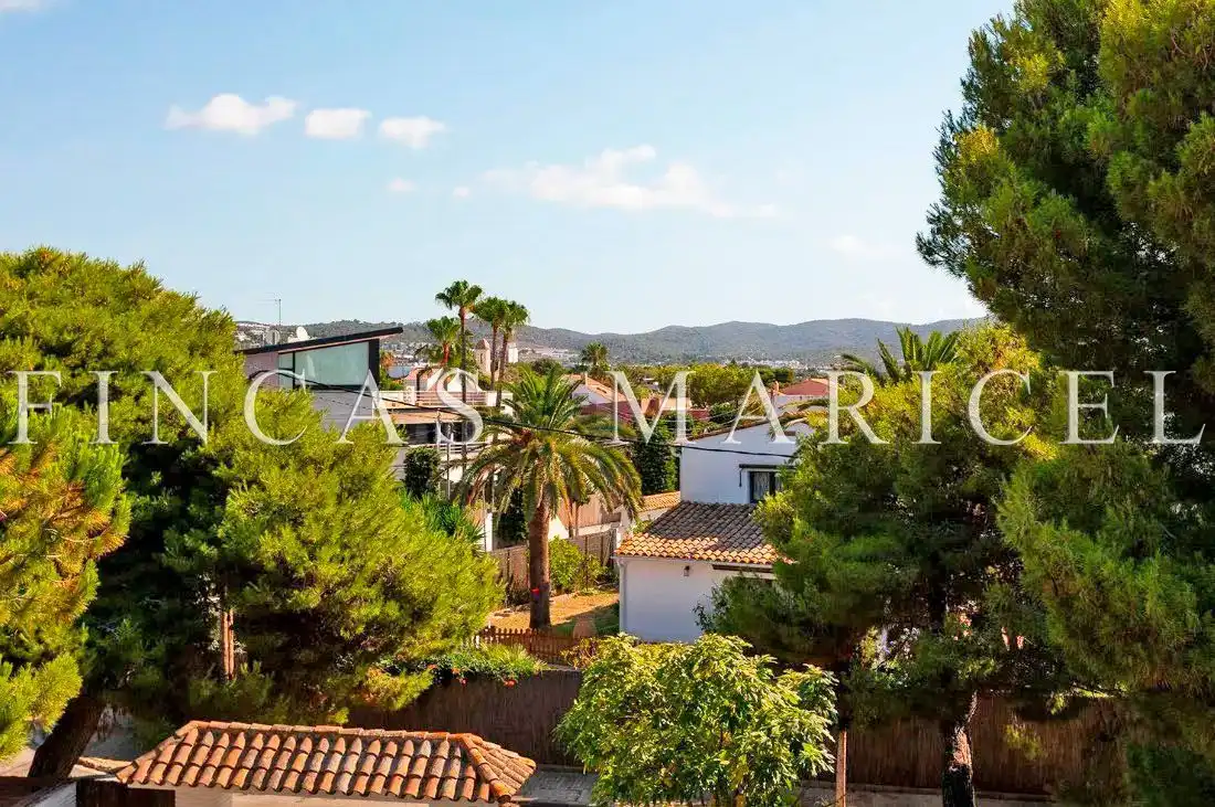 Casa o xalet en venda a Pintor Roig i soler, Can Girona - Terramar - Vinyet