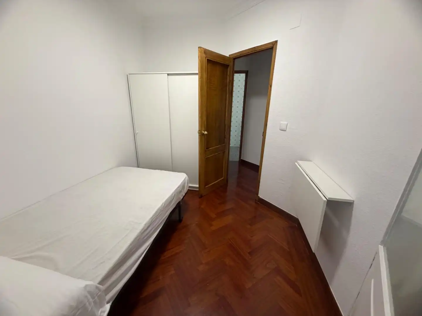 Habitación de Piso de alquiler en Ourense Capital  con Calefacción, Terraza y Amueblado
