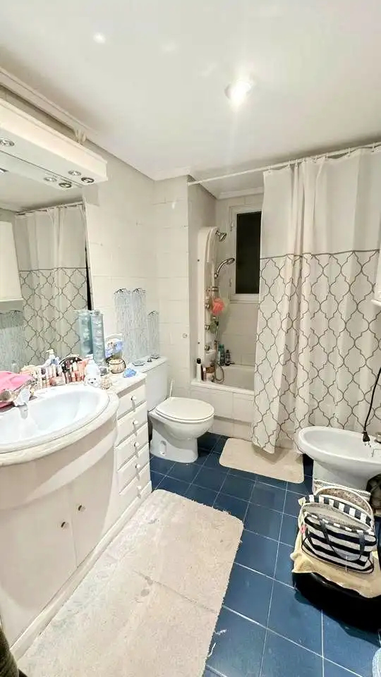 Baño de Piso en venta en  Logroño con Calefacción, Trastero y Balcón
