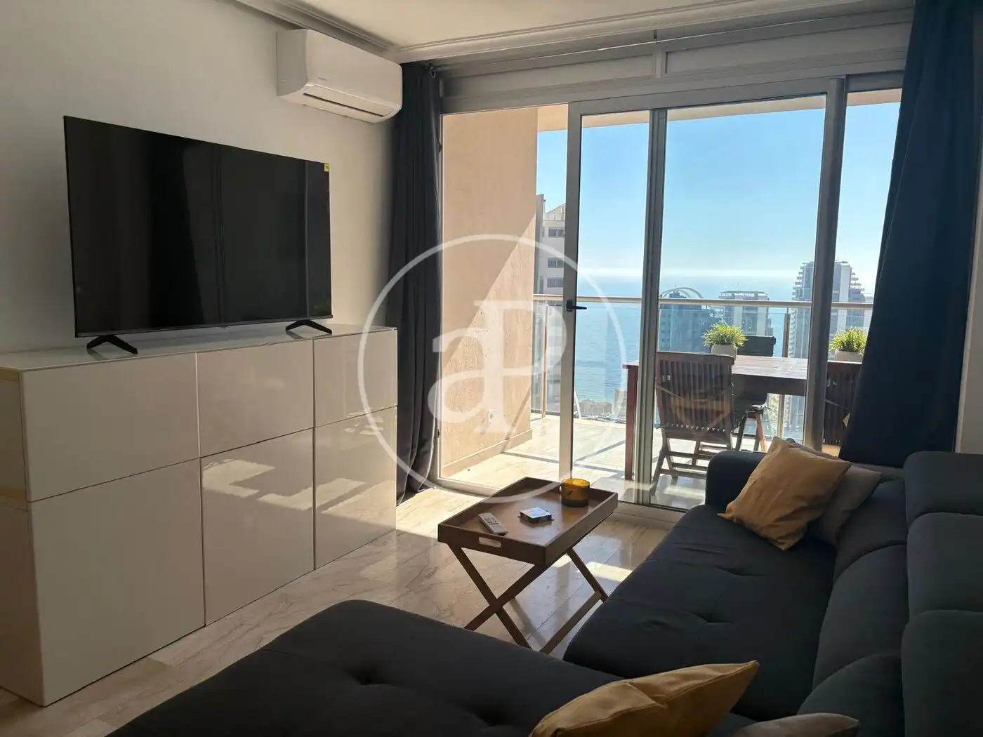 Sala d'estar de Pis de lloguer en Benidorm amb Aire condicionat, Calefacció i Terrassa