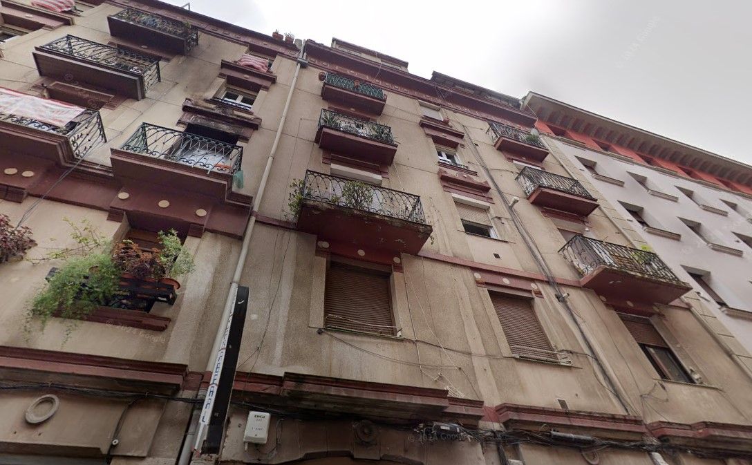 Vista exterior de Estudi en venda en Bilbao 