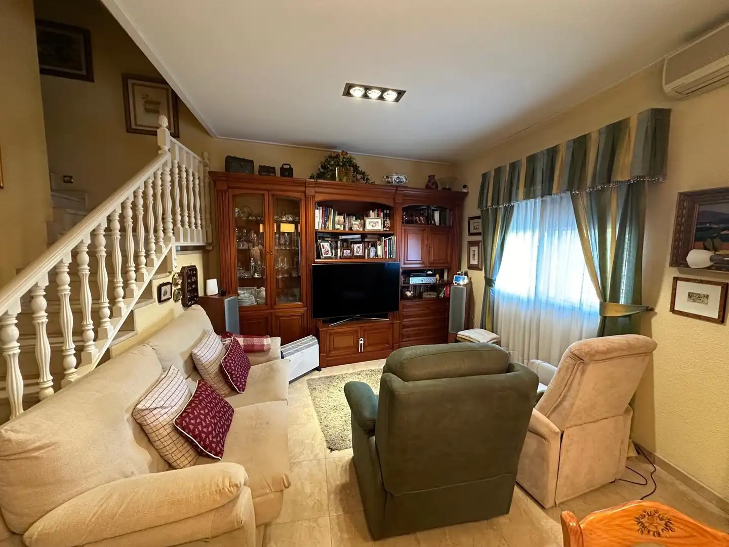Sala de estar de Casa adosada en venta en Novelda con Aire acondicionado, Terraza y Trastero