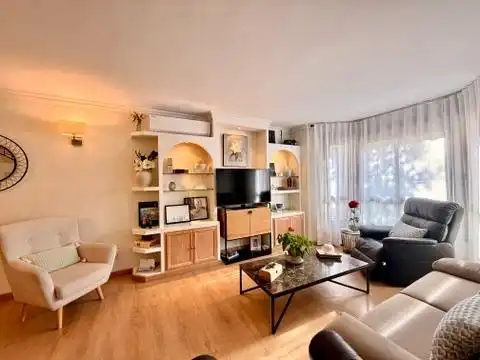 Sala de estar de Casa adosada en venta en  Palma de Mallorca con Aire acondicionado, Calefacción y Terraza
