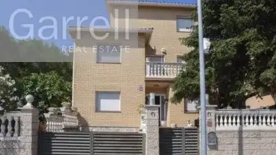 Vista exterior de Casa o chalet en venta en Llinars del Vallès