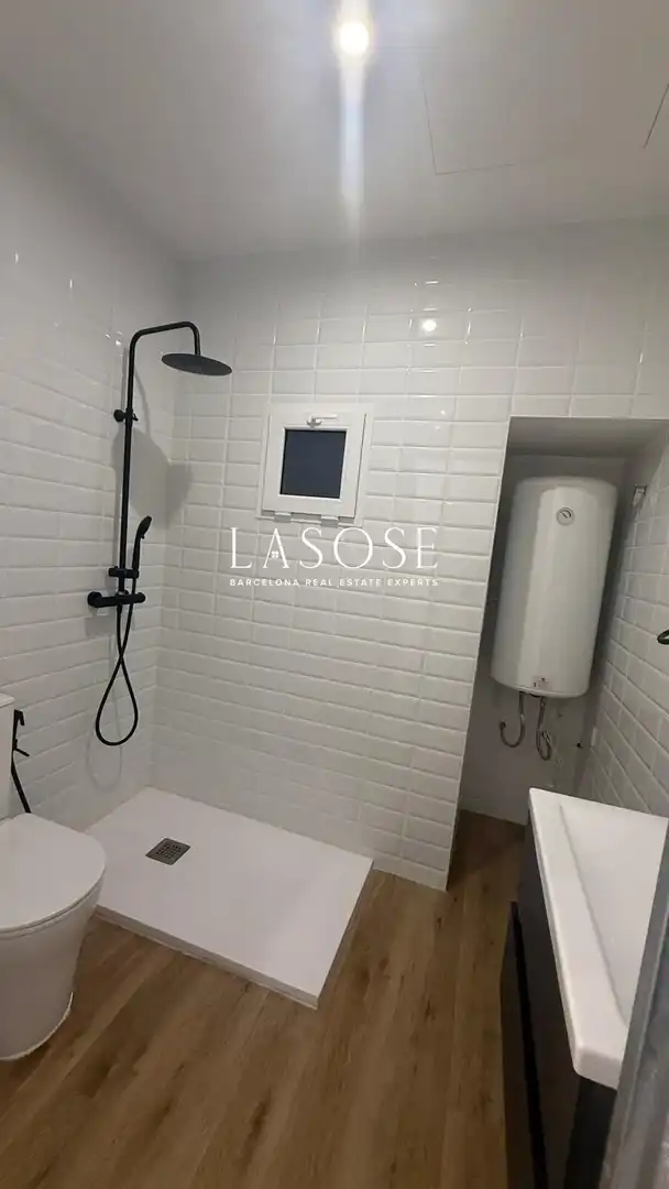 Baño de Apartamento en venta en Barcelona