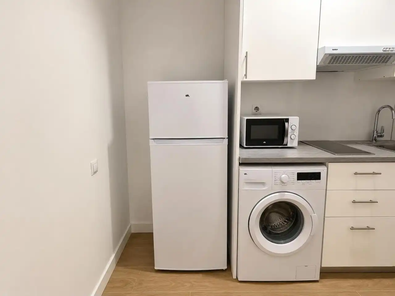 Cuina de Planta baixa de lloguer en Madrid amb Moblat
