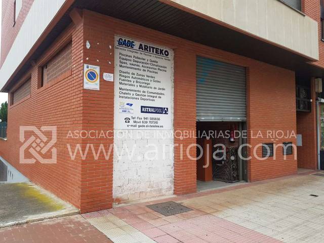 Local comercial en Venta en Calle Tirso de Molina en Cascajos - Piqueras