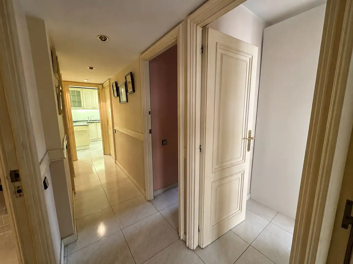 Flat with pool for sale in Les Corts, imagen 2