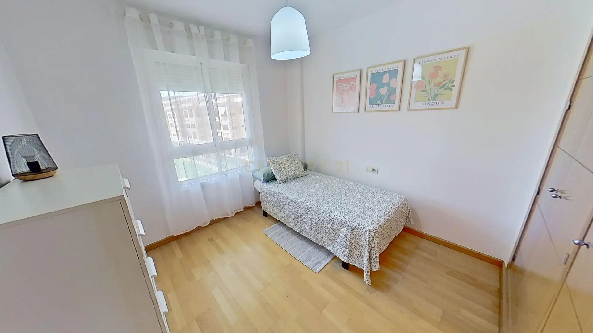 Habitación de Apartamento de alquiler en Málaga con Piscina, Horno y Lavadora