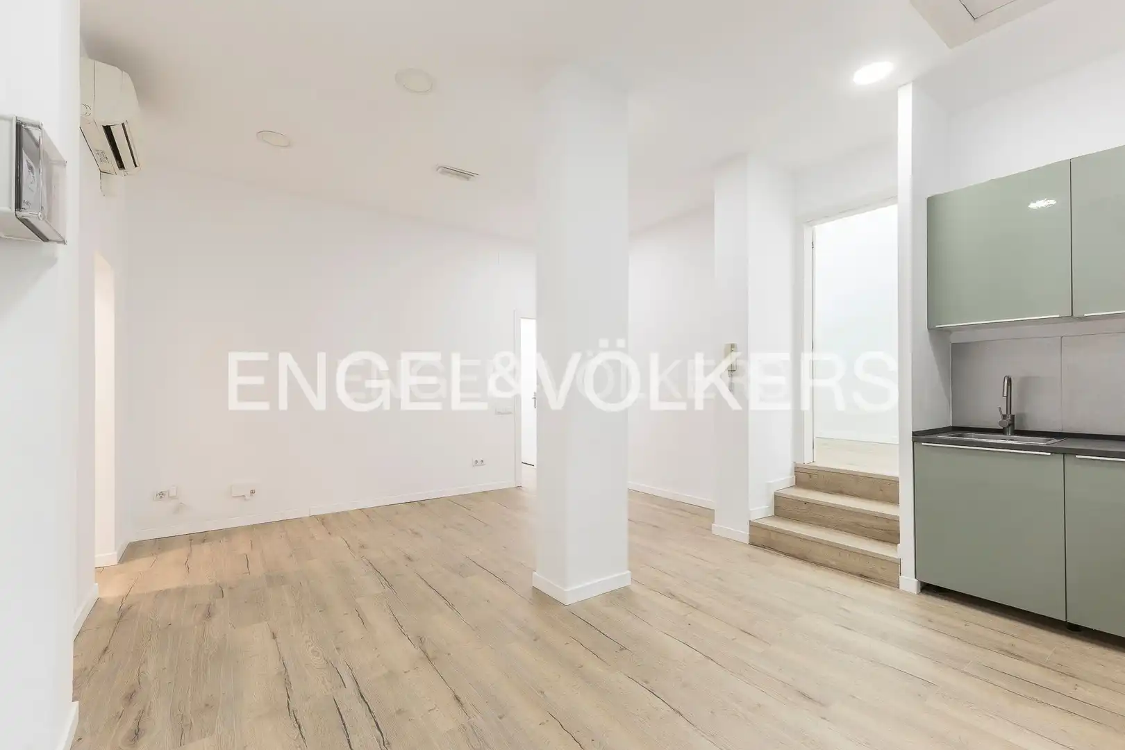 Piso en venta en Barcelona con Aire acondicionado, Calefacción y Parquet