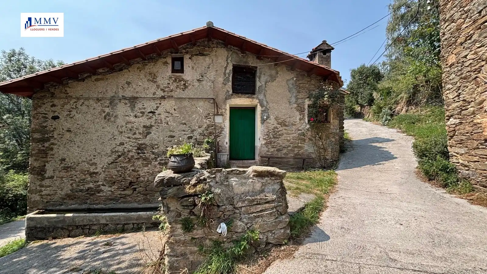 Vista exterior de Finca rústica en venda en Vilallonga de Ter amb Jardí privat i Moblat