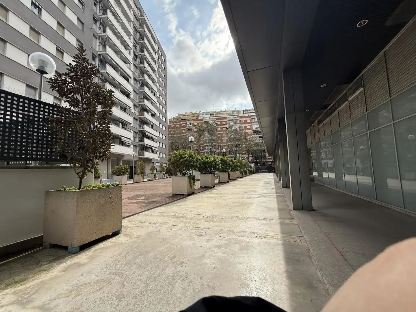 Vista exterior de Pis en venda en Barcelona amb Calefacció, Jardí privat i Piscina