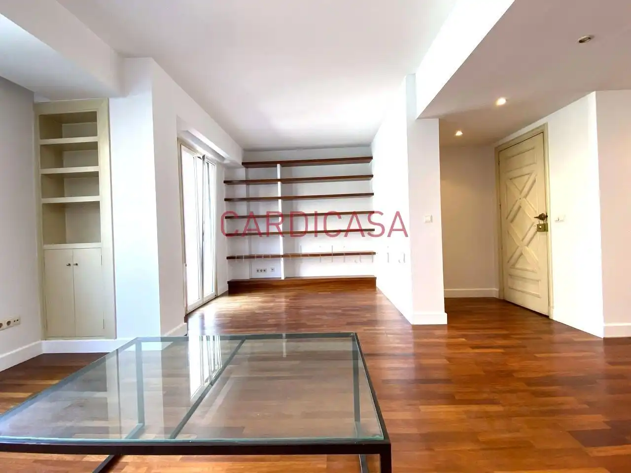 Sala de estar de Piso de alquiler en Vigo  con Calefacción, Parquet y Balcón