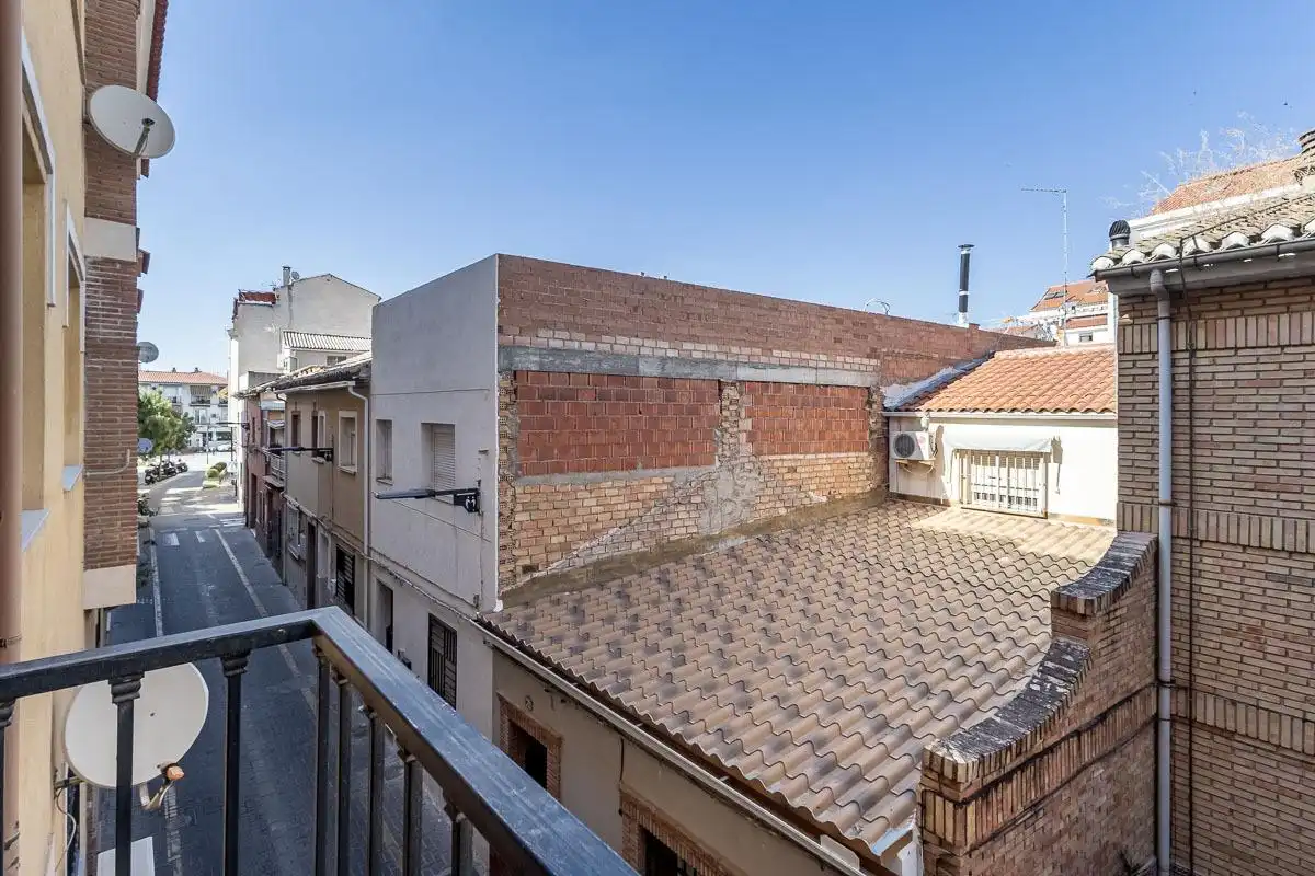 Vista exterior de Piso en venta en Maracena