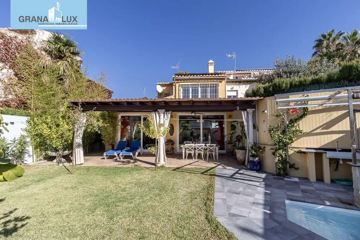 Casa con terraza en venta en Genil, imagen 2