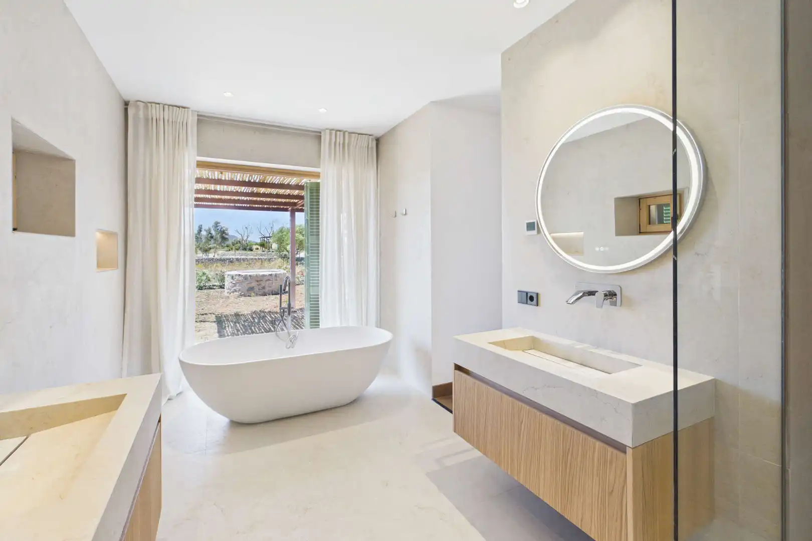 Bathroom of Country homes for sale in Capdepera  with Air Conditioner, Heating and Parquet flooring