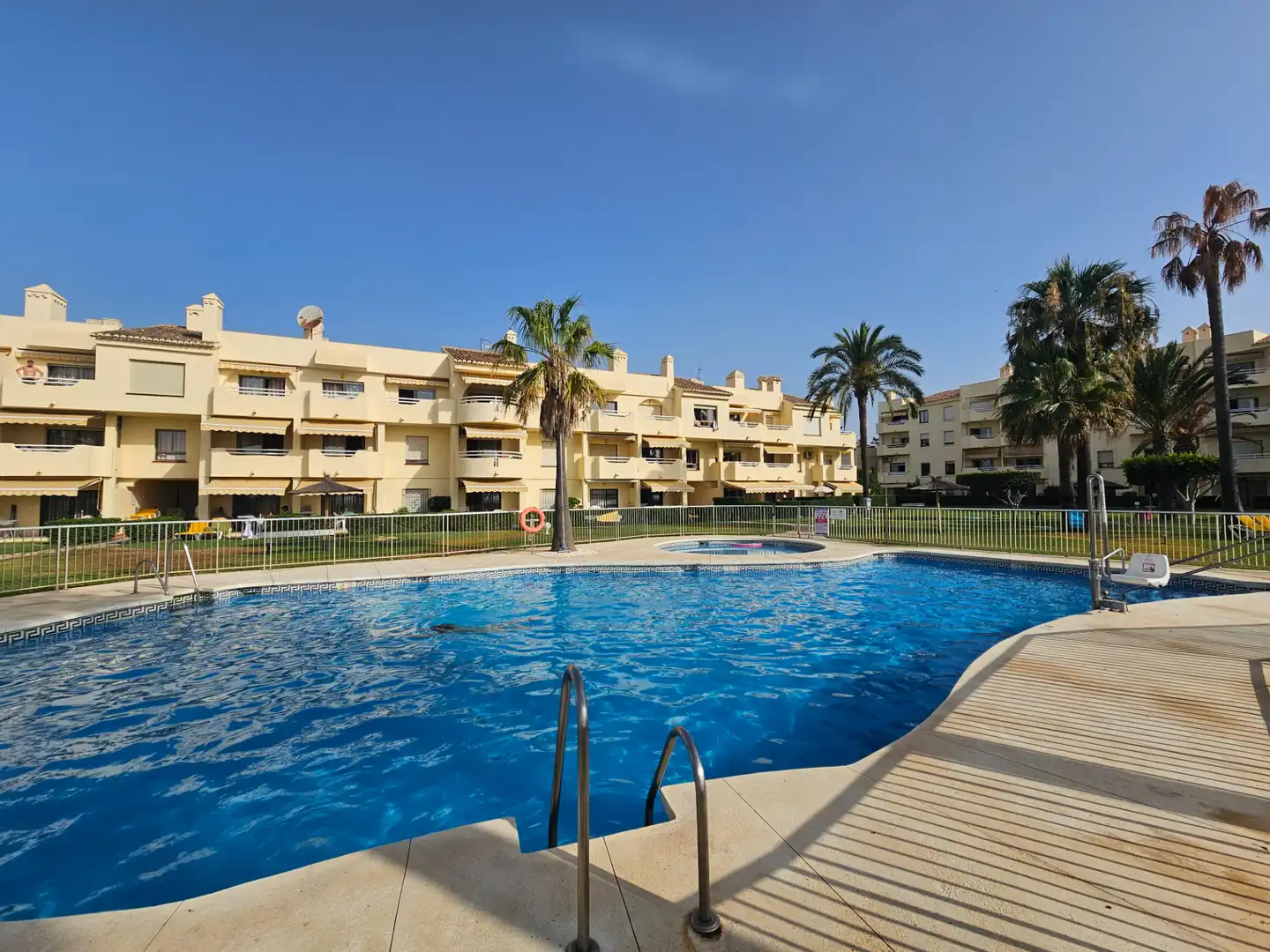 Piscina de Apartamento en venta en La Cala Mijas
