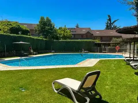 Piscina de Casa o xalet en venda en Majadahonda amb Aire condicionat i Piscina