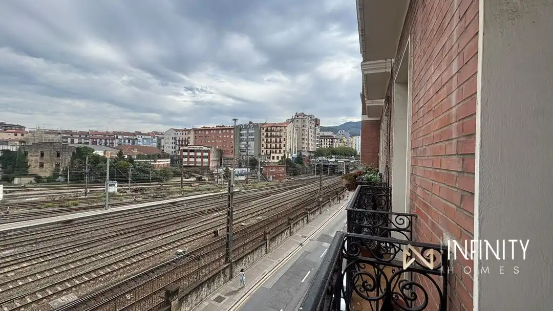 Flat for rent in García Salazar Kalea, Zabalburu