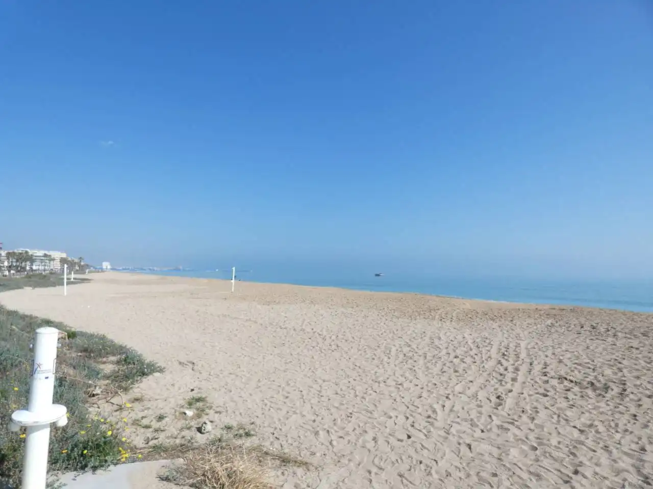 Vista exterior de Apartamento en venta en Peñíscola / Peníscola con Terraza, Amueblado y Piscina comunitaria