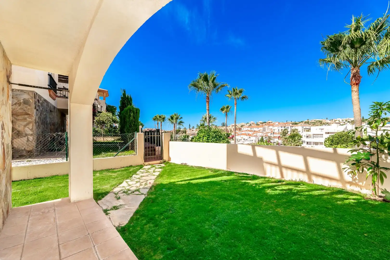 Casa con piscina en venta en Riviera del Sol, imagen 3