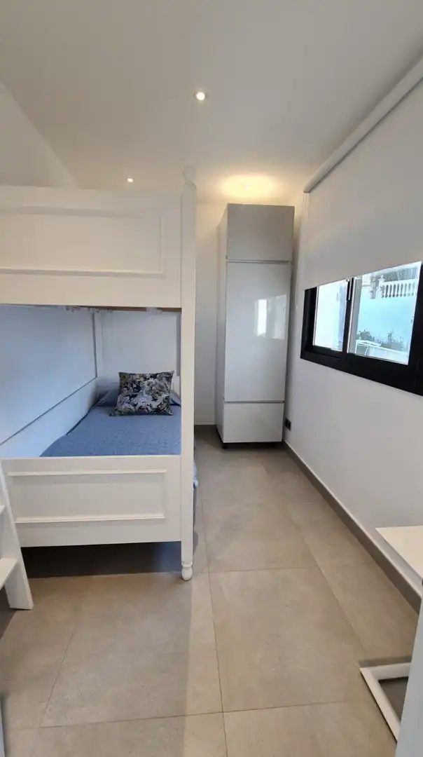 Habitación de Casa o chalet de alquiler en Estepona con Aire acondicionado, Jardín privado y Terraza
