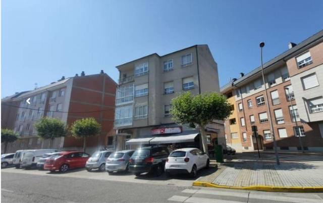Piso en Venta en Calle MALAGA FS, 29 en Flores de Sil - La Placa