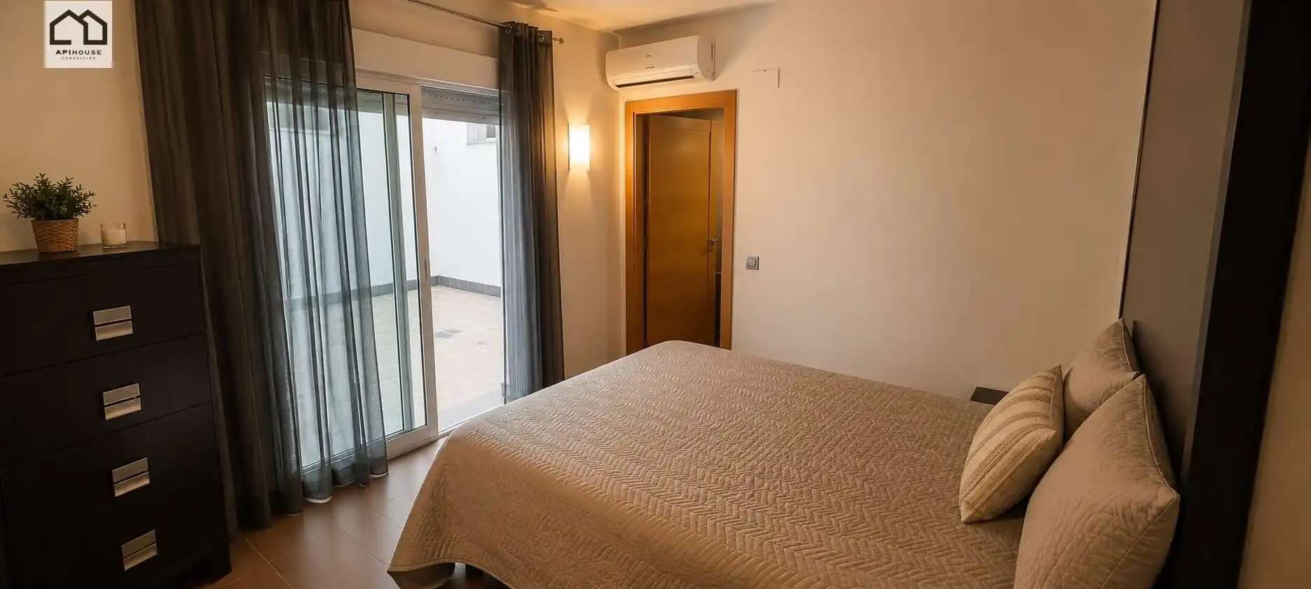Dormitori de Apartament de lloguer en Almoradí amb Aire condicionat i Balcó
