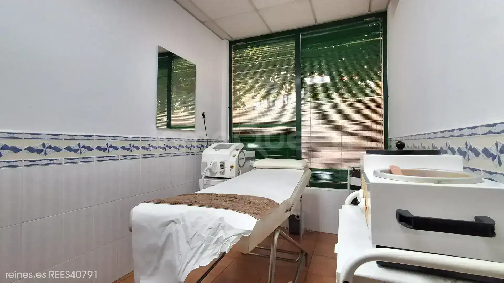 Schlafzimmer von Geschaftsraum zum Verkauf in Siero mit Möbliert