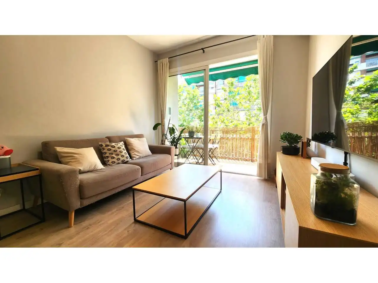 Exterior view of Flat for sale in Barcelona  with Air Conditioner, Parquet flooring and Terrace