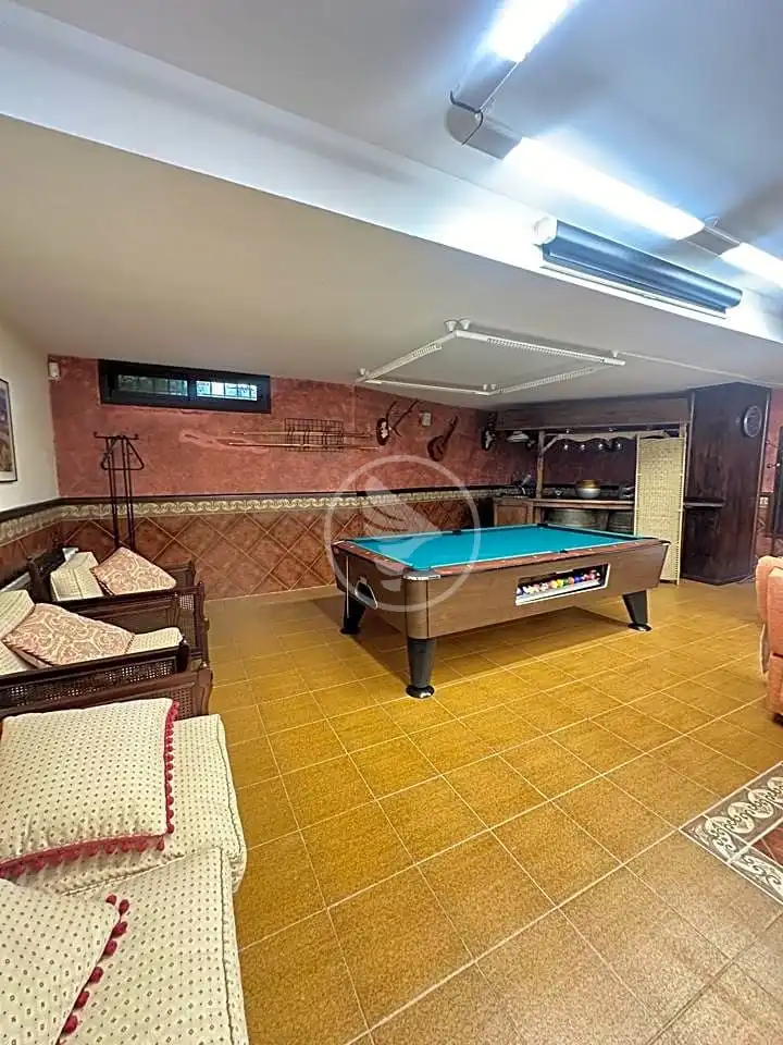 Casa o xalet en venda en Linares amb Aire condicionat, Calefacció i Jardí privat