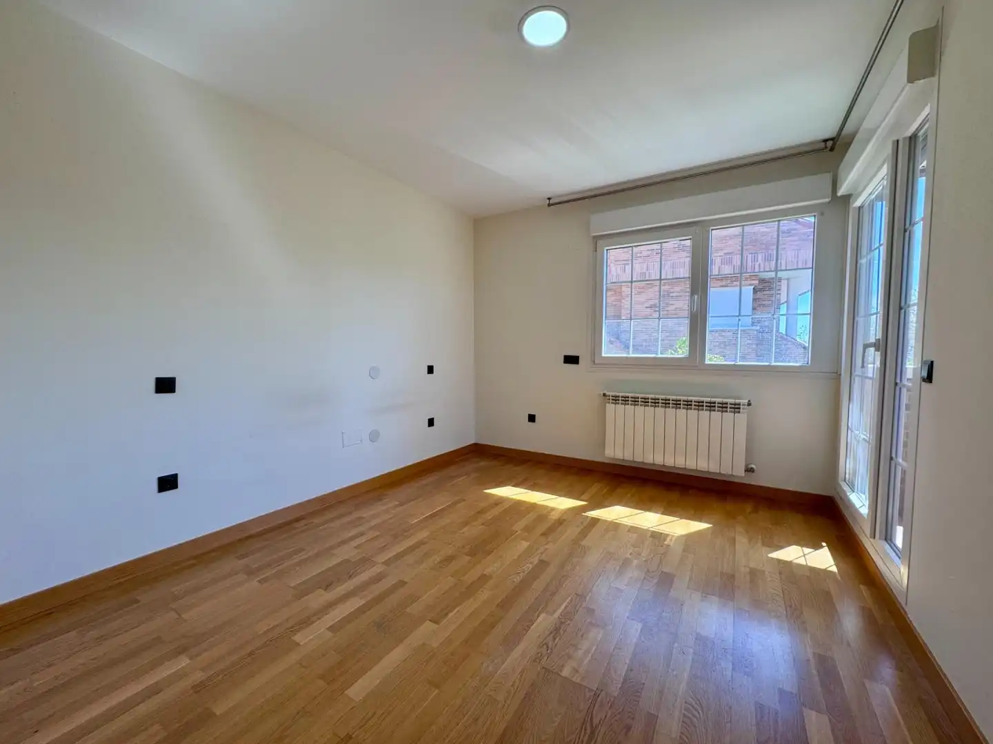 Habitación de Casa adosada en venta en Villanueva de la Cañada con Parquet
