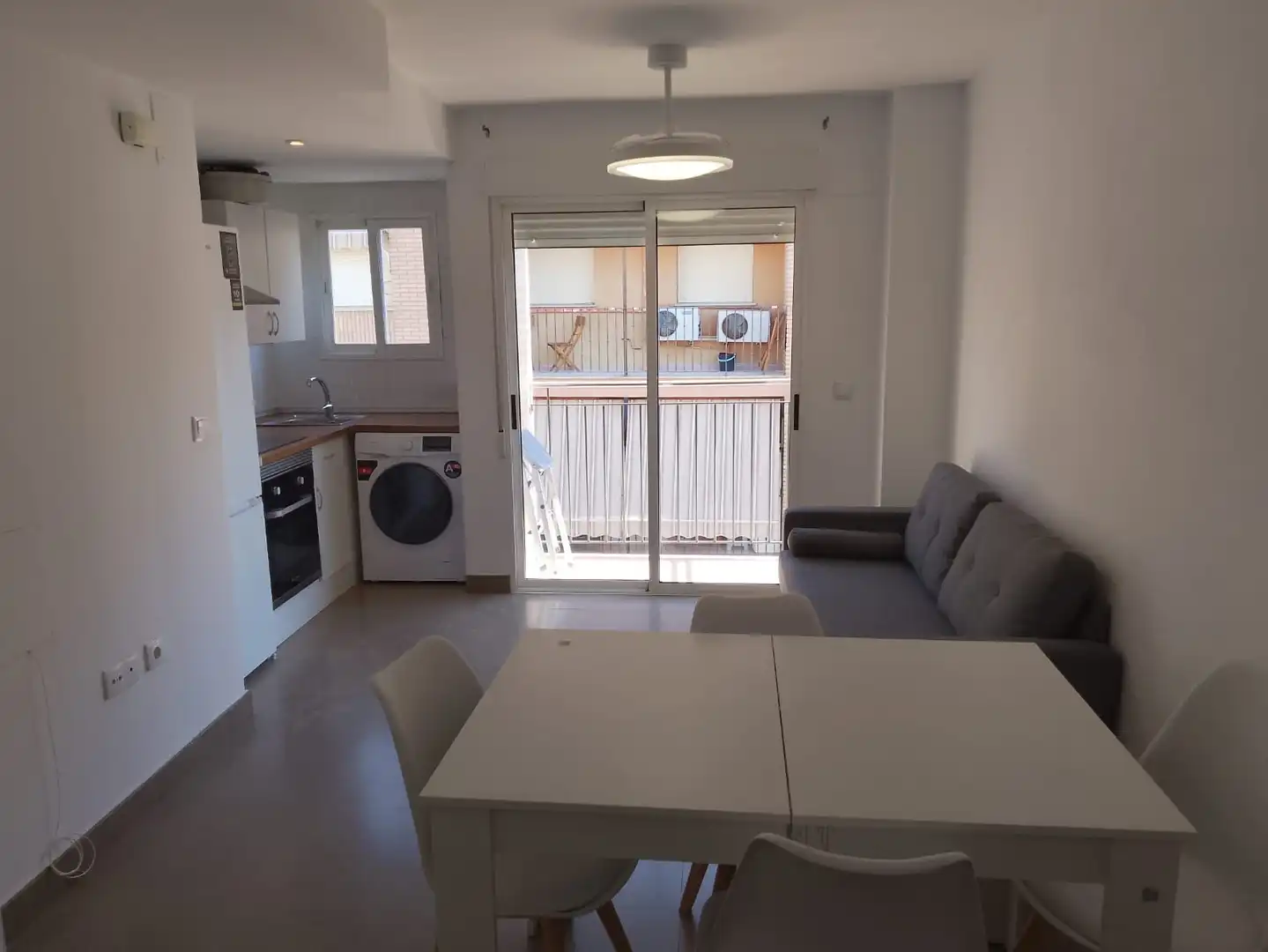 Küche von Dachboden zur Miete in Paterna mit Terrasse, Ofen und Balkon