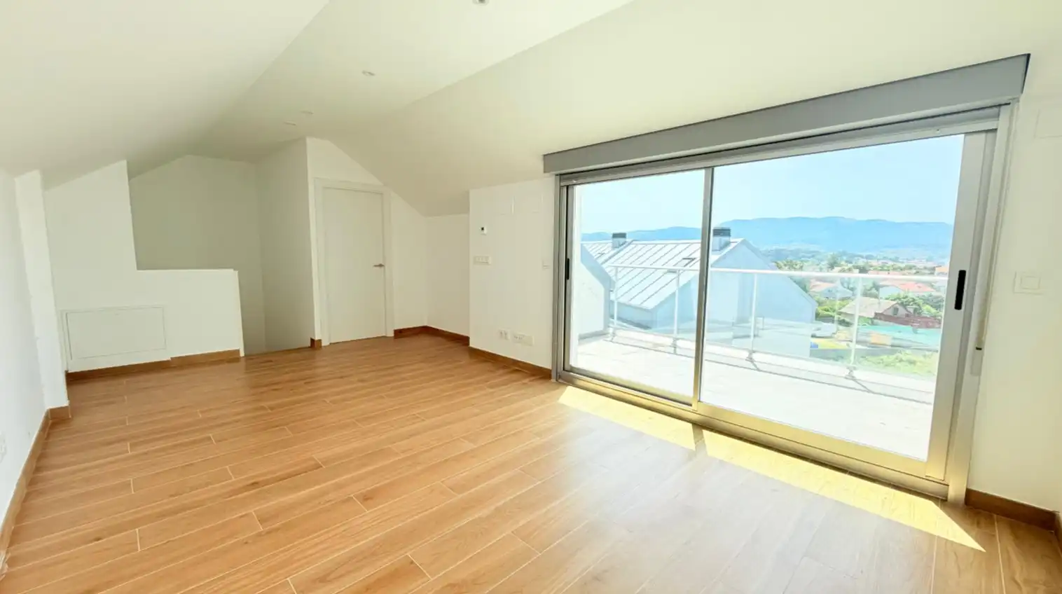 Sala d'estar de Casa adosada de lloguer en Nigrán amb Jardí privat, Terrassa i Balcó