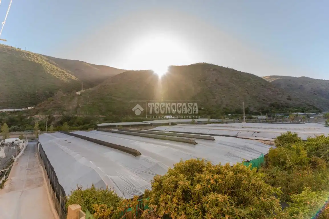 Vista exterior de Piso en venta en Albuñol