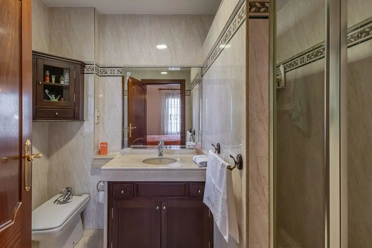 Baño de Casa o chalet en venta en Cájar con Calefacción, Jardín privado y Terraza