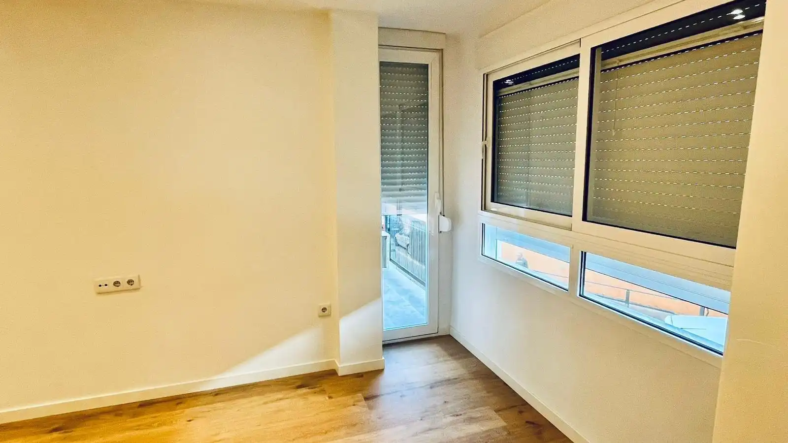 Schlafzimmer von Wohnung zum Verkauf in Carcaixent mit Parkett, Terrasse und Abstellraum