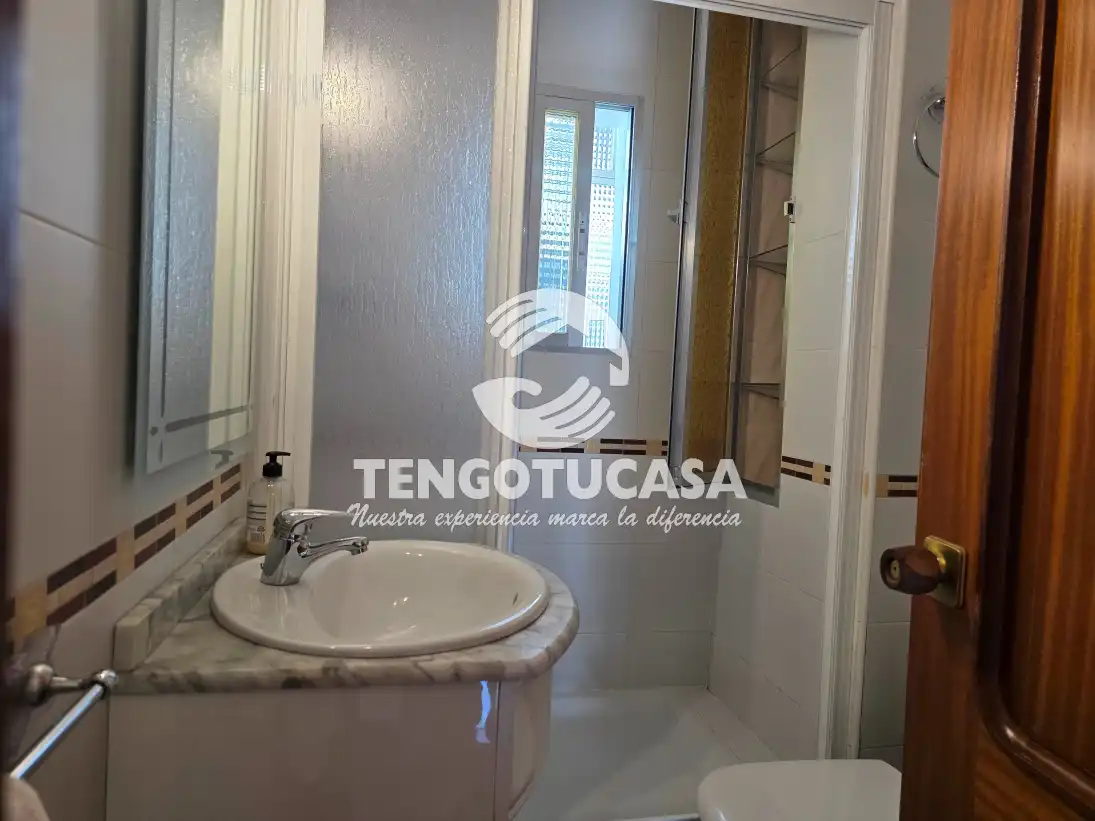 Baño de Piso en venta en Madrid con Calefacción, Parquet y Terraza