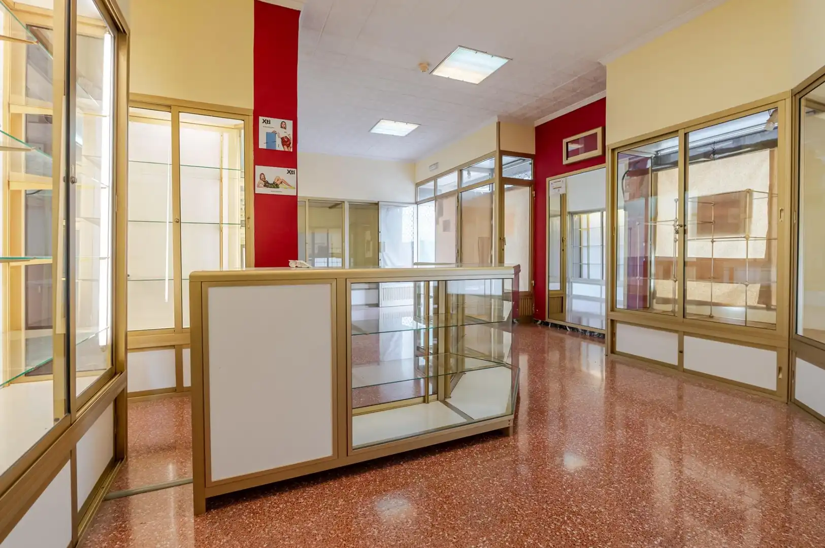 Local en venta en Ingenio con Amueblado